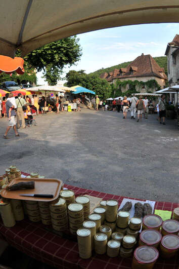 Marché à Saint Cirq Lapopie Marché à Saint Cirq Lapopie