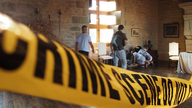 Enquête policière au château